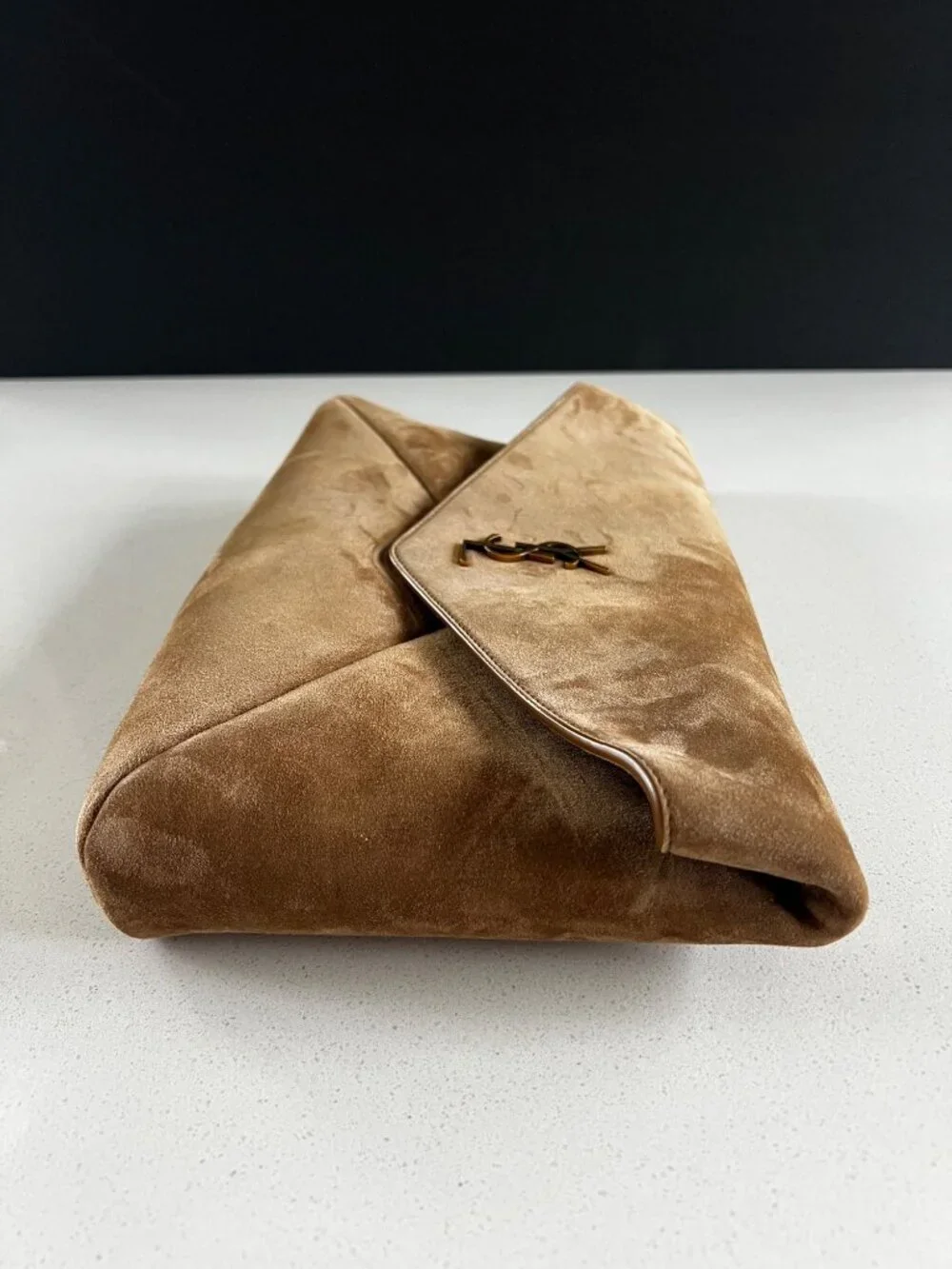 Saint Laurent Cassandre Large Envelope Pouch in Suede - Picture 15 of 15